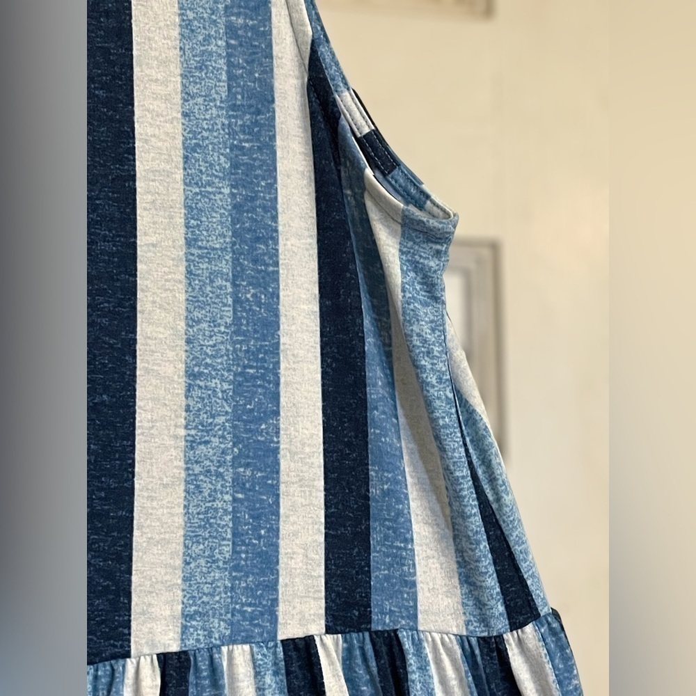 LuLaRoe Women’s Medium Eliana Tiered Tank Top • Blue Vertical Stripes Sleeveless - Picture 5 of 13